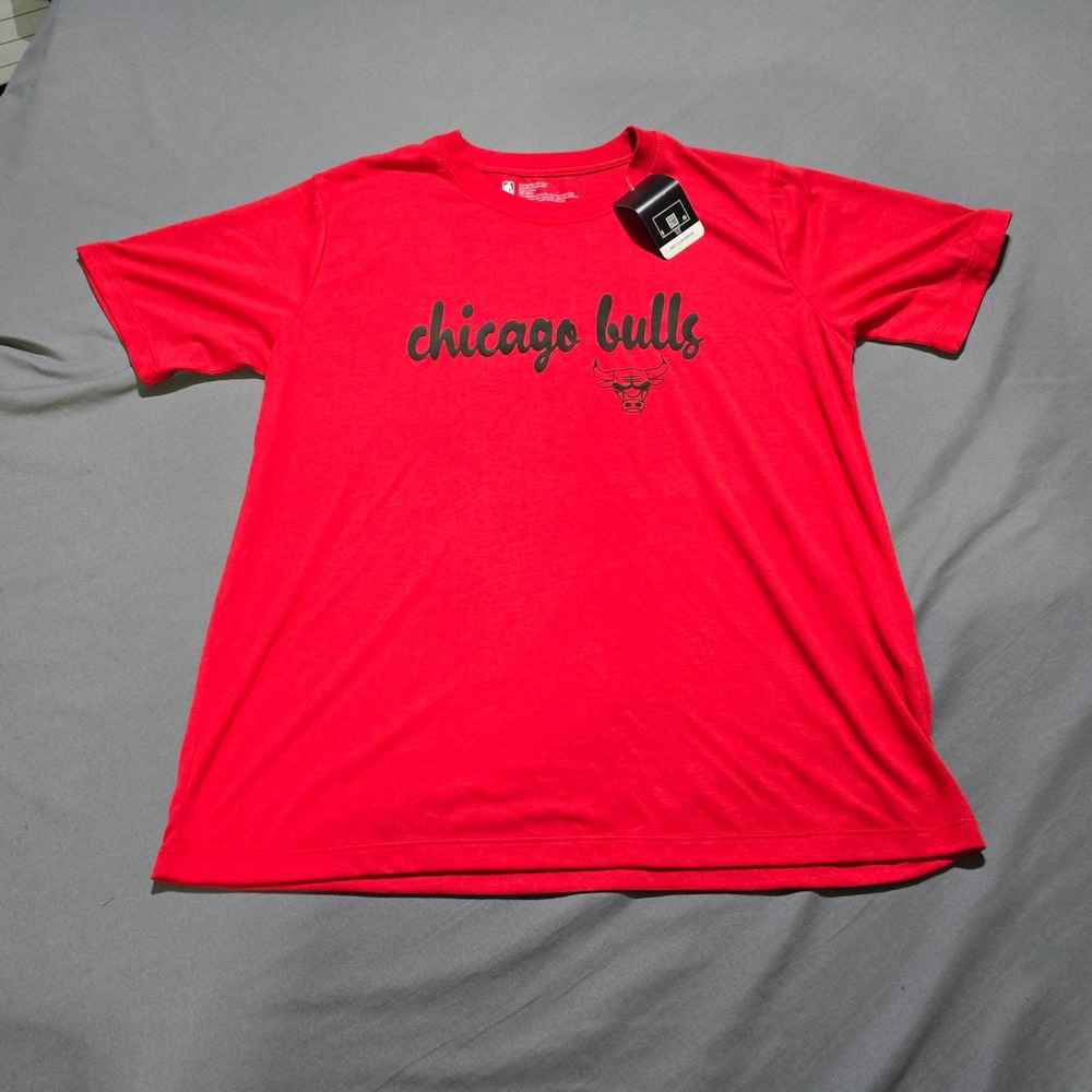 NBA Chicago Bulls Shirt Mens Medium Red Graphic Script Logo Tee NWT
